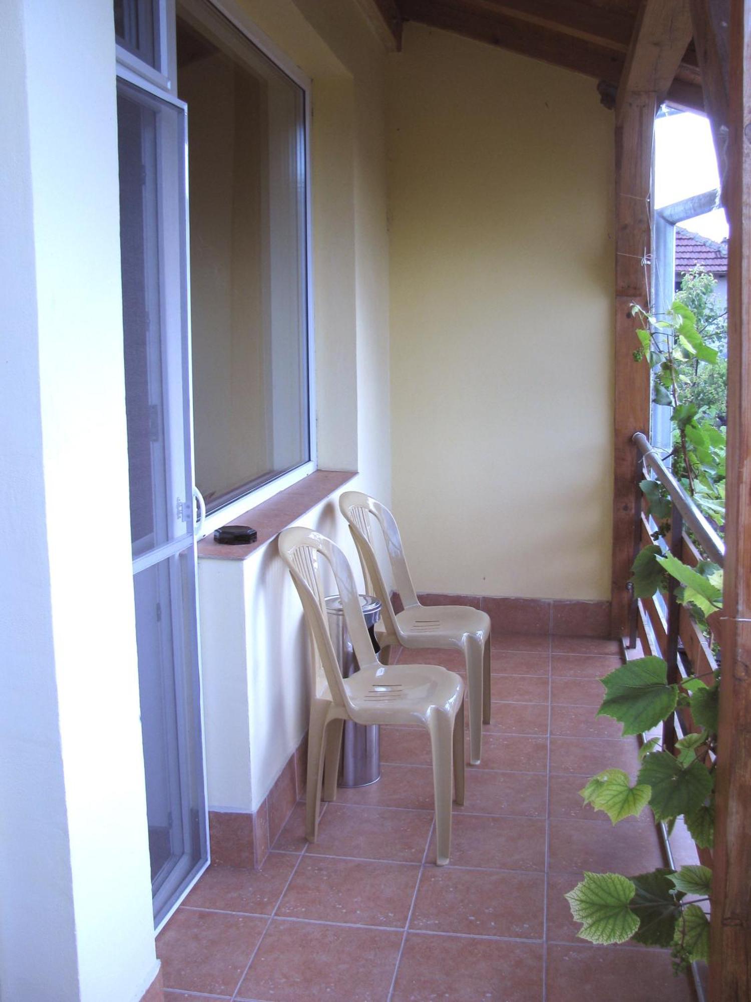 Guest House Familia Samovodene Exterior photo
